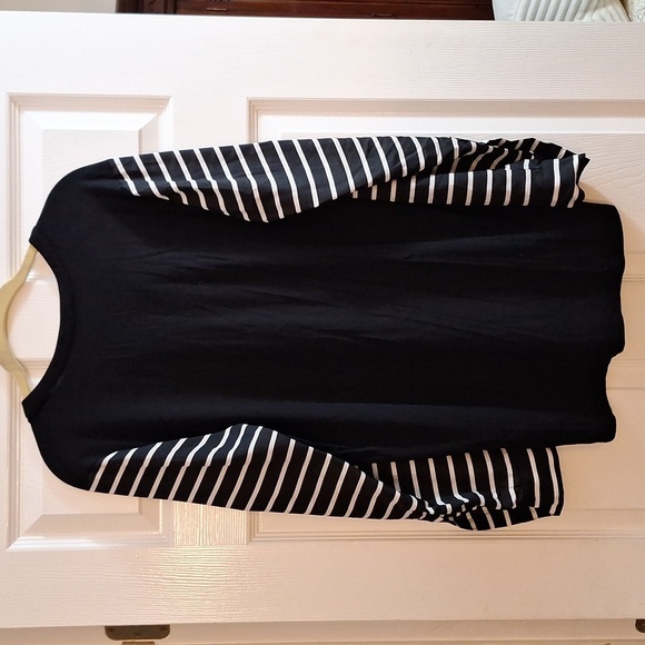 Calvin Klein women's blouse black and white stripe Vneck Long sleeve Sz lg - Picture 8 of 8